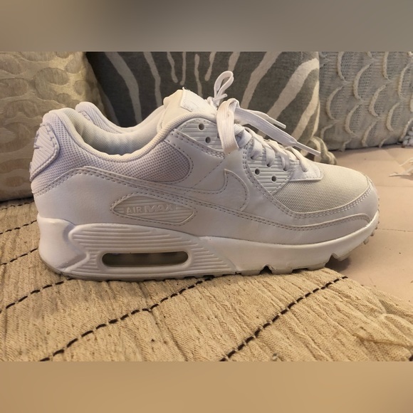 Nike Air Max 90 Women’s 9.5 All White - Picture 7 of 7